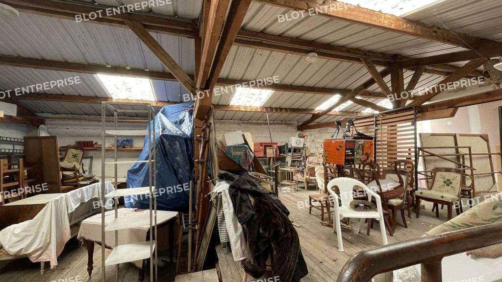 A LOUER - LOCAL D'ACTIVITES 563 m² - LA BAULE