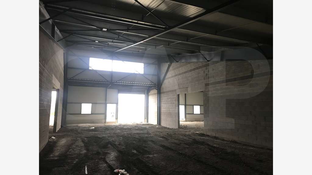 Loue cellule activités neuves 250m² à la Bouëxière