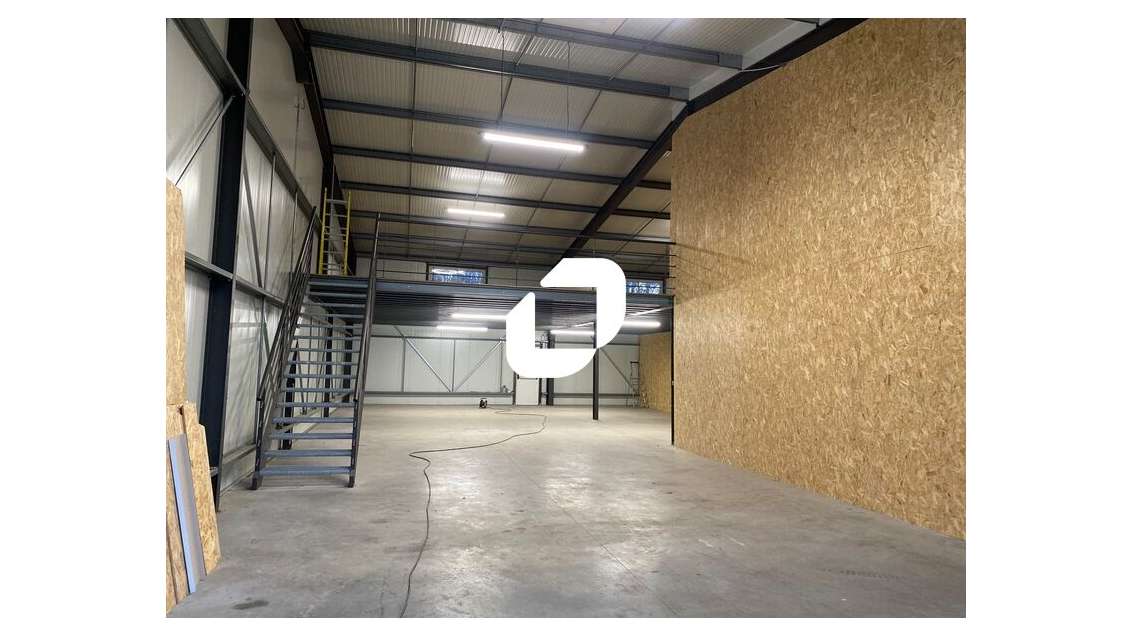 A louer Local d'activité 350m² La brede