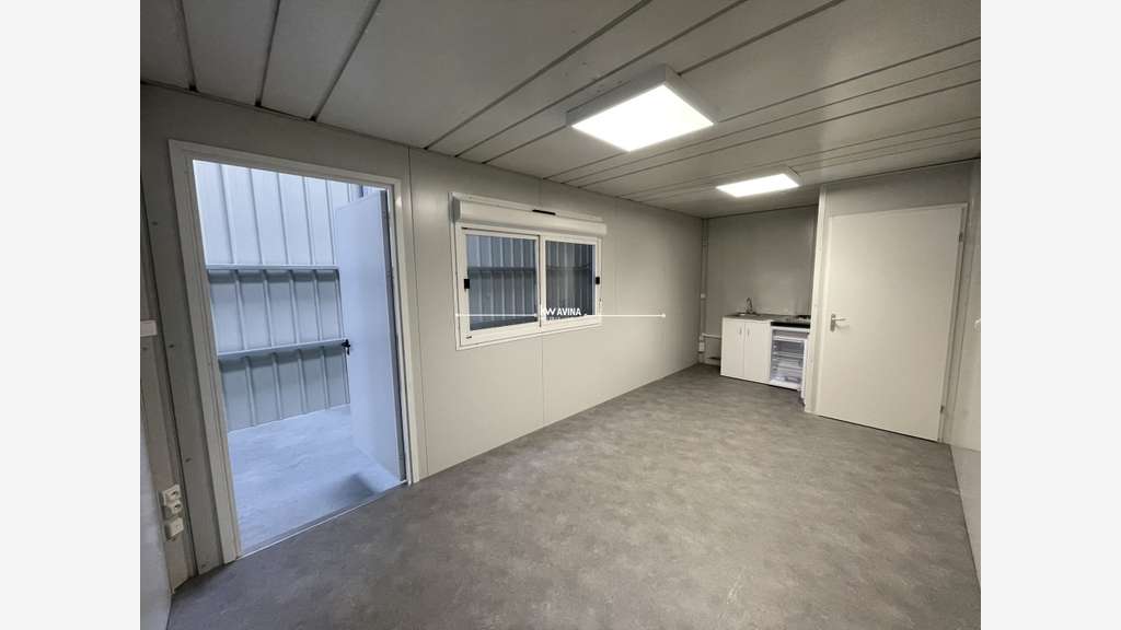 A louer entrepôt de stockage 210m² à La Chapelle