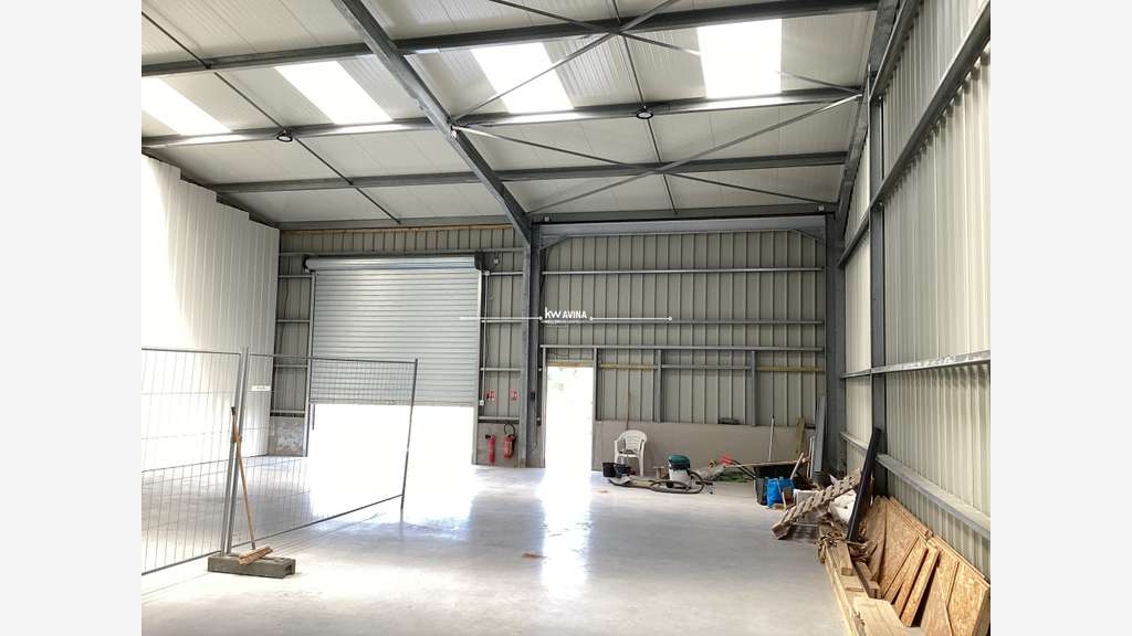 A louer entrepôt de stockage 210m² à La Chapelle