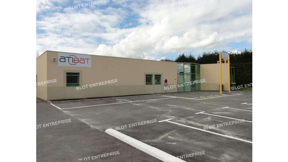 A louer local 900m² à La Chapelle-des-Fougeretz