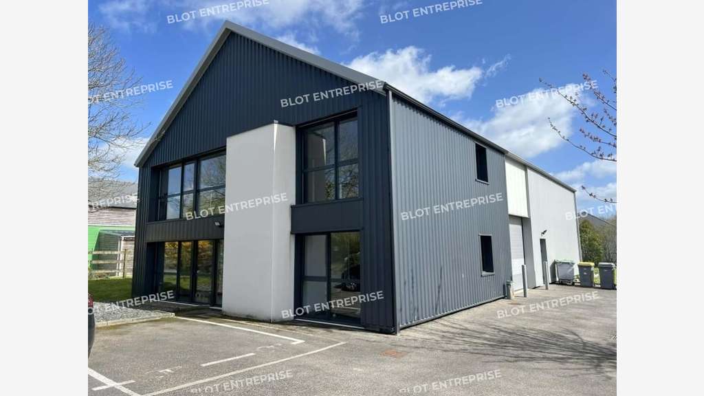 A louer local 346m² La Chapelle-des-Fougeretz