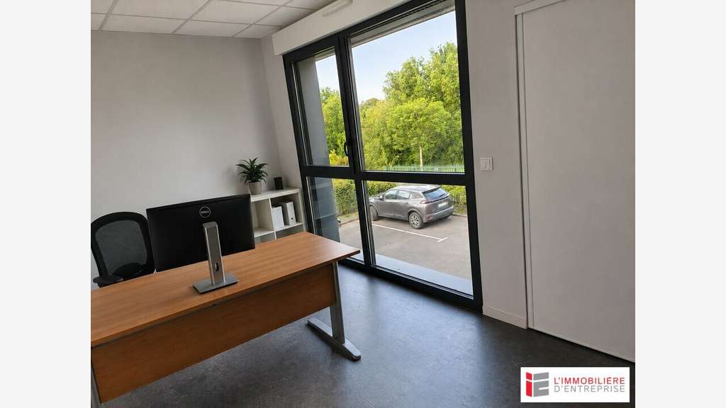 Local d'activité 320m² à La Chapelle-des-Fougeretz