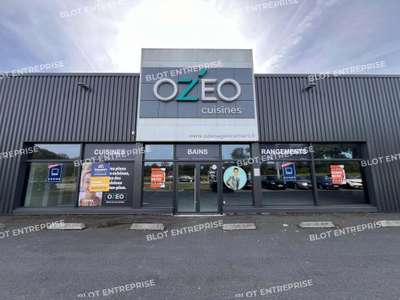 A LOUER - LOCAUX D'ACTIVITES / COMMERCIAUX -