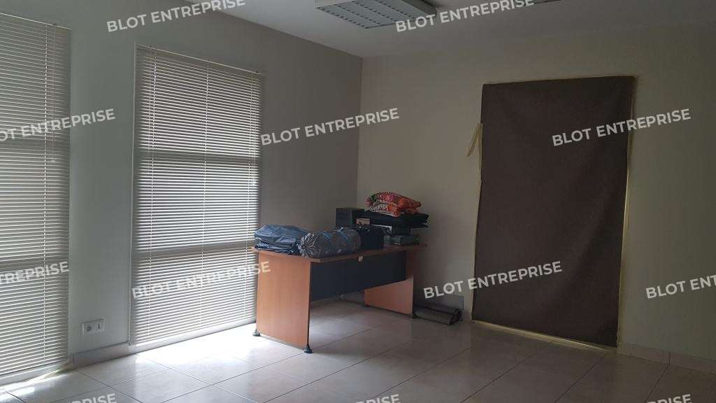 LOCATION - LOCAL D'ACTIVITES - NANTES SUD - 190 m²