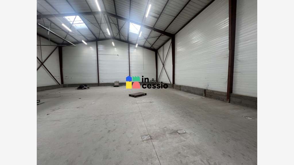 LE MANS NORD – LOCAL D’ACTIVITÉ 270 M2 AVEC 1 400