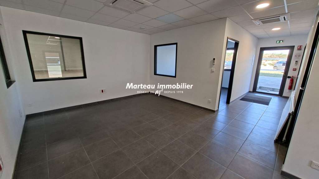A LOUER LOCAL D'ACTIVITÉ DE 625 M² LA C