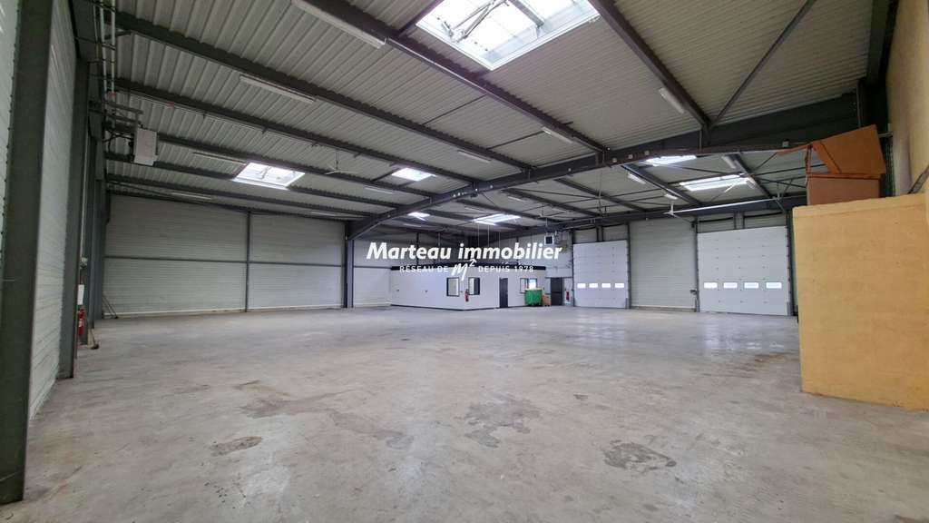 A LOUER LOCAL D'ACTIVITÉ DE 625 M² LA C