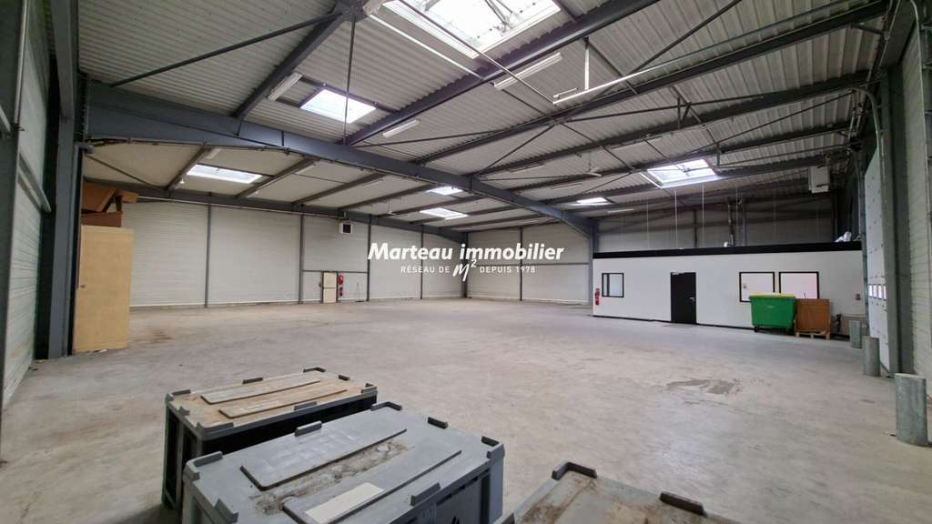 A LOUER LOCAL D'ACTIVITÉ DE 625 M² LA C