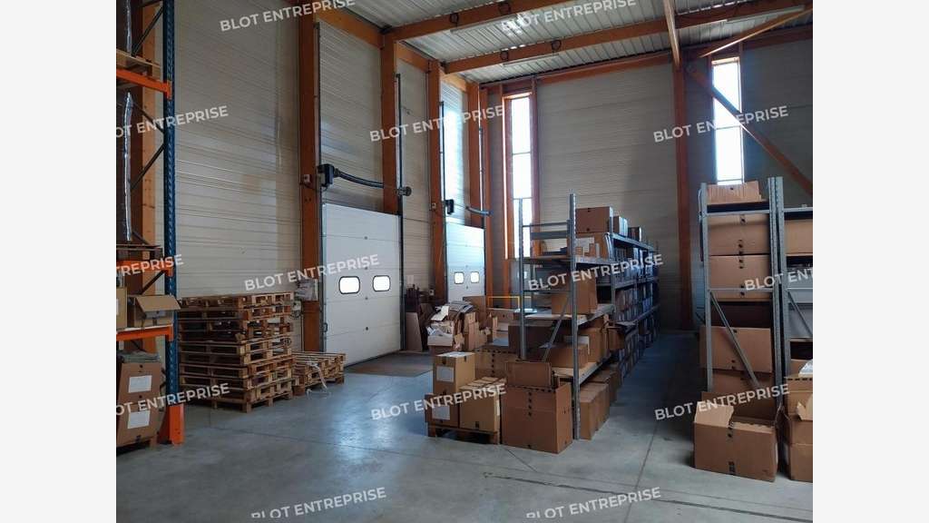 A louer locaux 978m² à La Chapelle-sur-Erdre