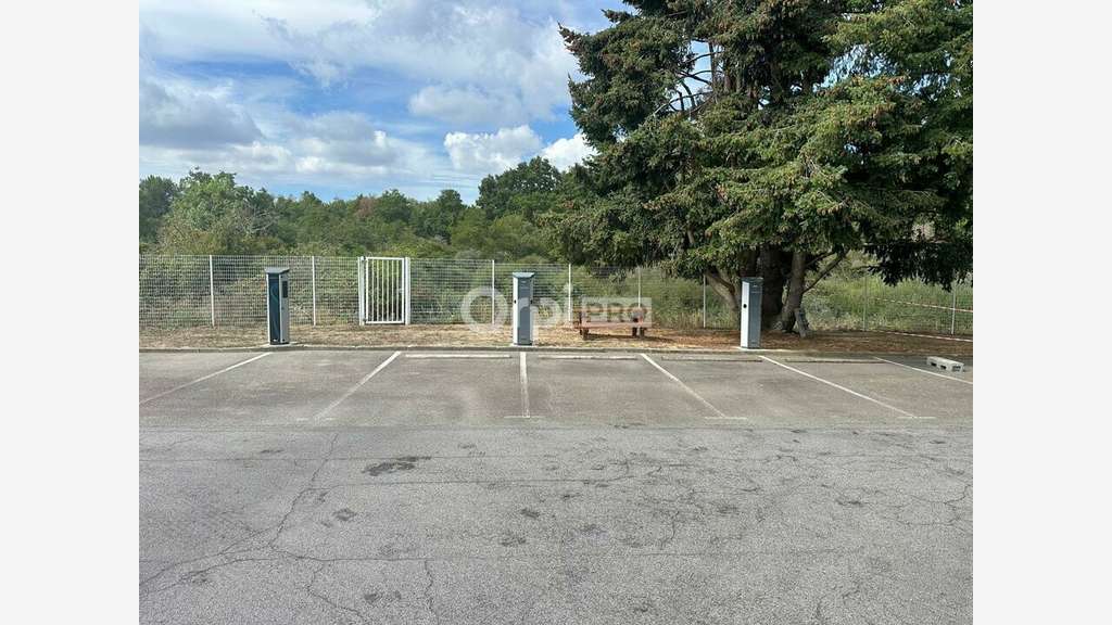 LA CHAPELLE-SUR-ERDRE - LOCAL D'ACTIVITE à louer