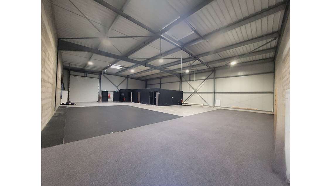 A LOUER - 370 m² - Local d'activité - TOURNEBRIDE