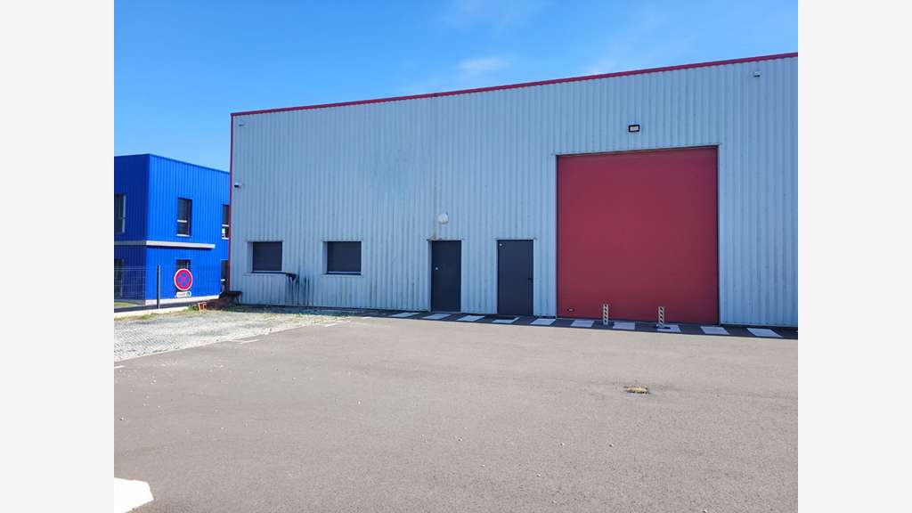A louer 370m² local d'activité ZA Tournebride 