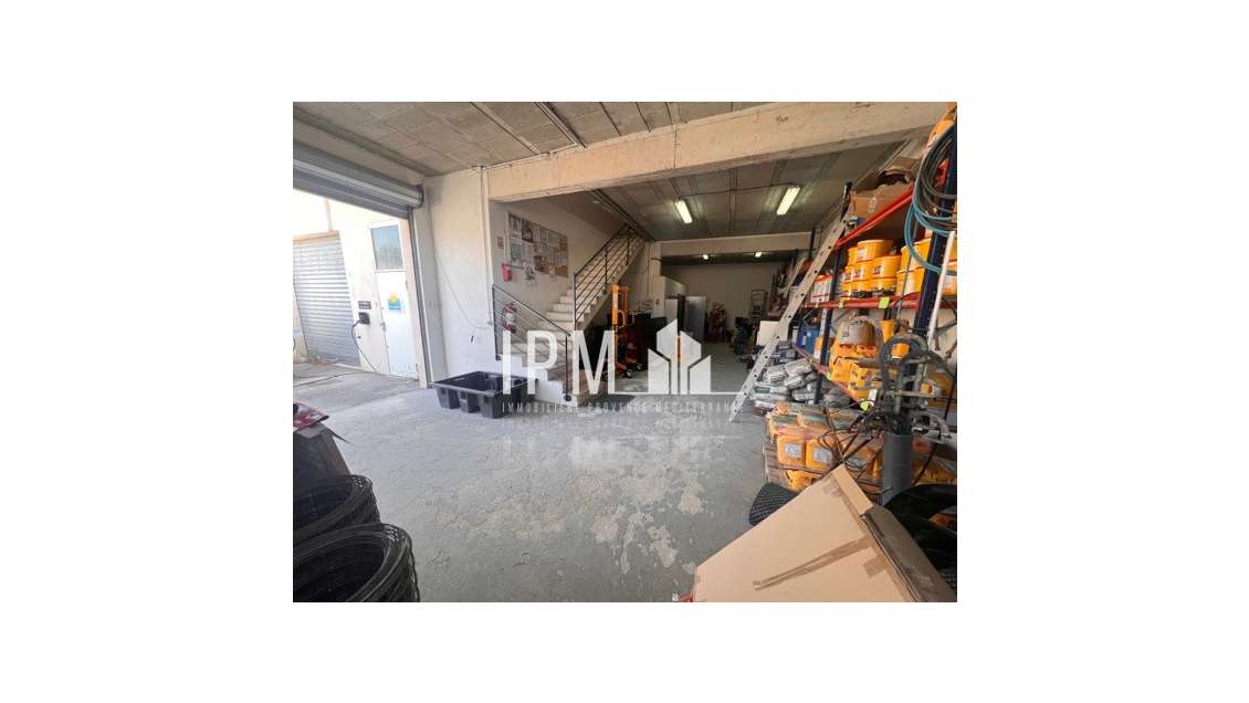 A louer local d'activités 180m² La Ciotat 13600