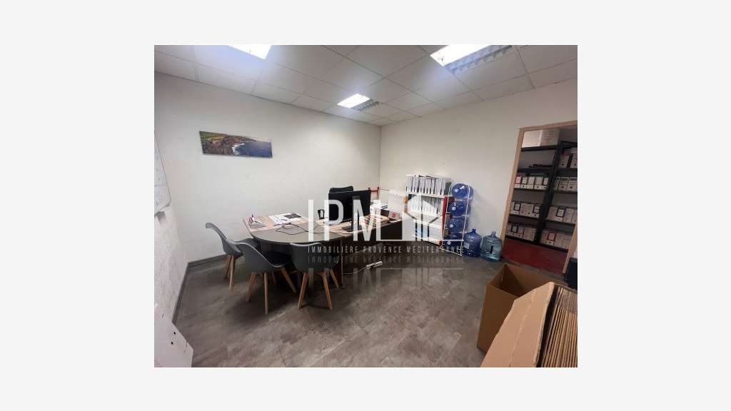 A louer local d'activités 180m² La Ciotat 13600