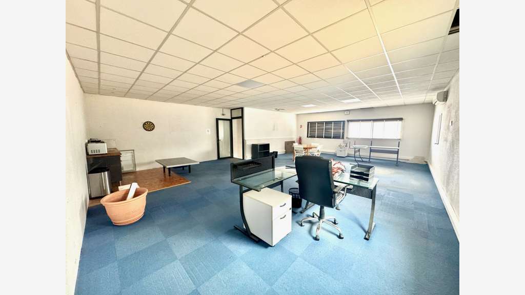 Local activités 160m² à louer La Ciotat ZA Athelia