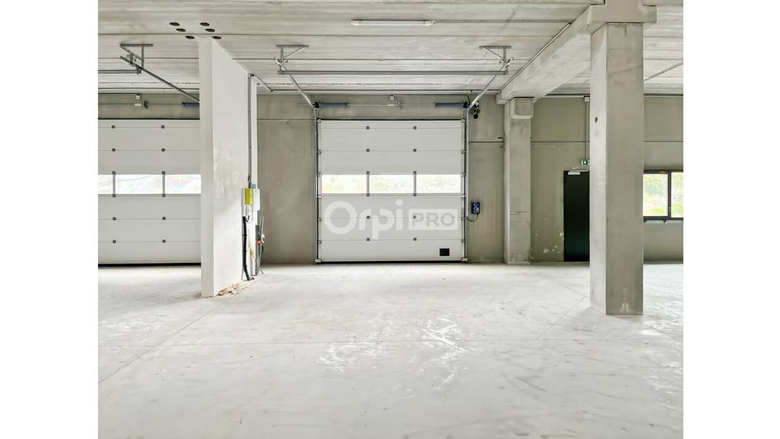 Local d'activité de 310m² à louer à la Ciotat