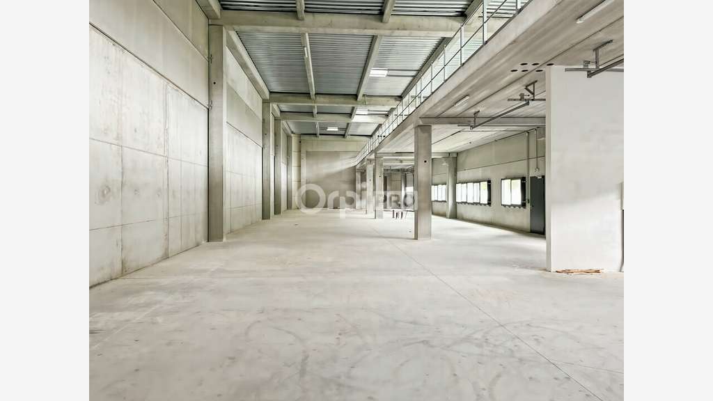 Local d'activité de 310m² à louer à la Ciotat