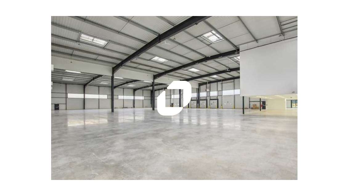 A louer Local d'activité 1732m² La courneuve
