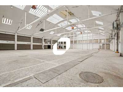 Location Locaux d'activités - Entrepôts à La Courneuve