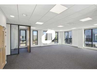 Location Locaux d'activités - Entrepôts à La Courneuve