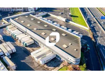 Location Locaux d'activités - Entrepôts à La Courneuve