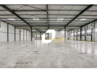 Location Locaux d'activités - Entrepôts à La Courneuve