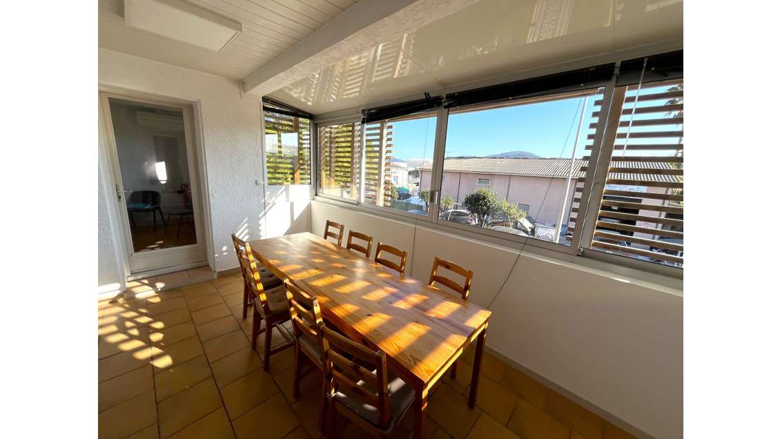 A louer local d'activité 730m² à La Crau