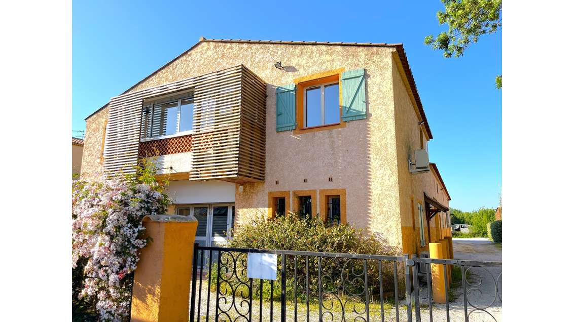 A louer local d'activité 730m² à La Crau