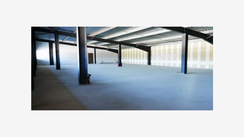 A louer plateau de 1000m² à La Crau proche A570