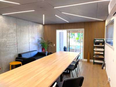 Location Locaux d'activités - Entrepôts à La Crau