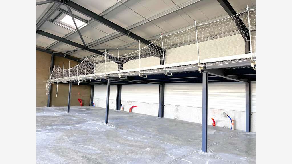 Entrepôt neuf 111m² à louer à la Crau