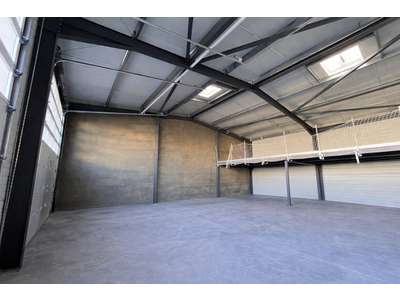 Location Locaux d'activités - Entrepôts à La Crau