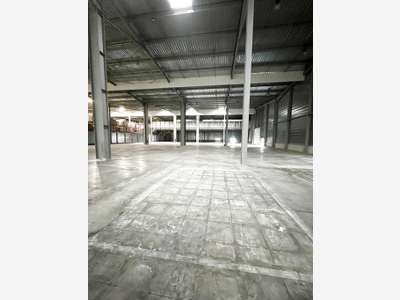 A louer entrepôt 3000m² zone logistique à la Crau