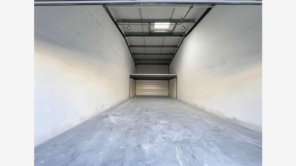 ENTREPOT NEUF 113 m²