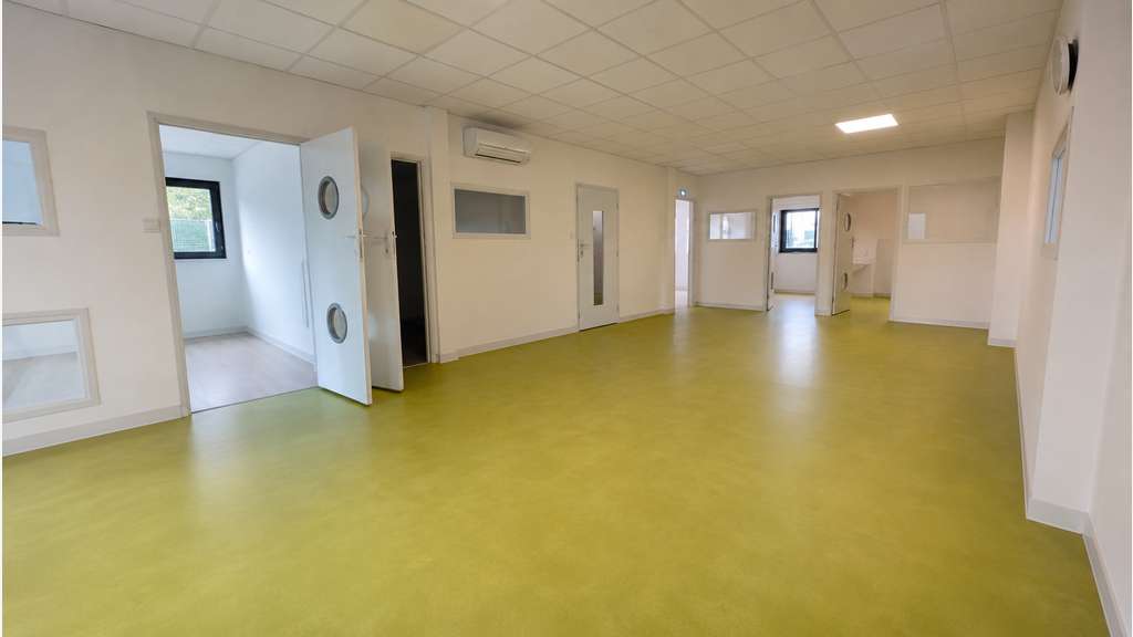 Local - 175m² - La Crau