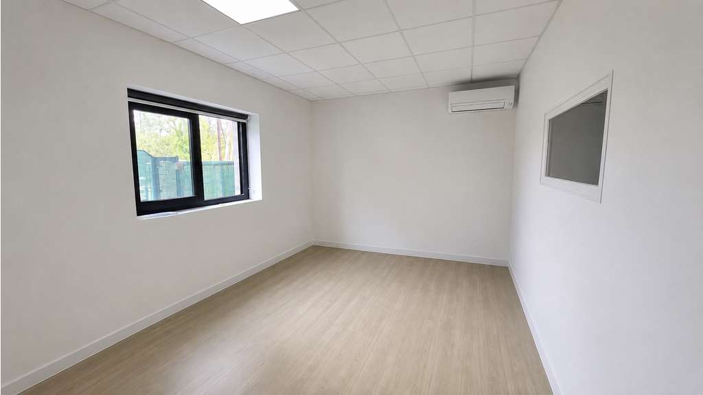 Local - 175m² - La Crau