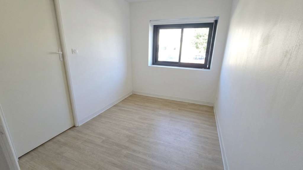 Local - 175m² - La Crau