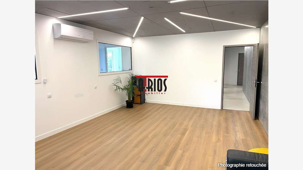 LOCAL D'ACTIVITÉ 406 m² + STUDIO