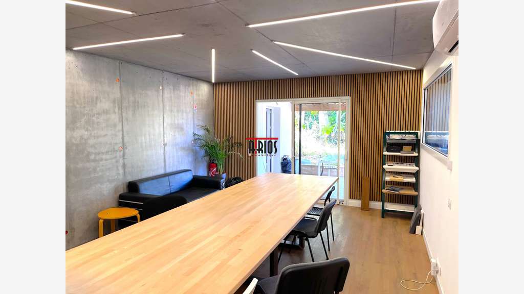 LOCAL D'ACTIVITÉ 406 m² + STUDIO