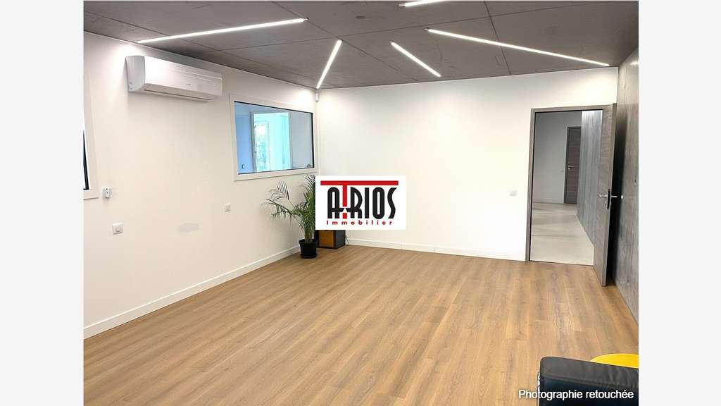 A louer local d'activité 406m² + studio à la Crau