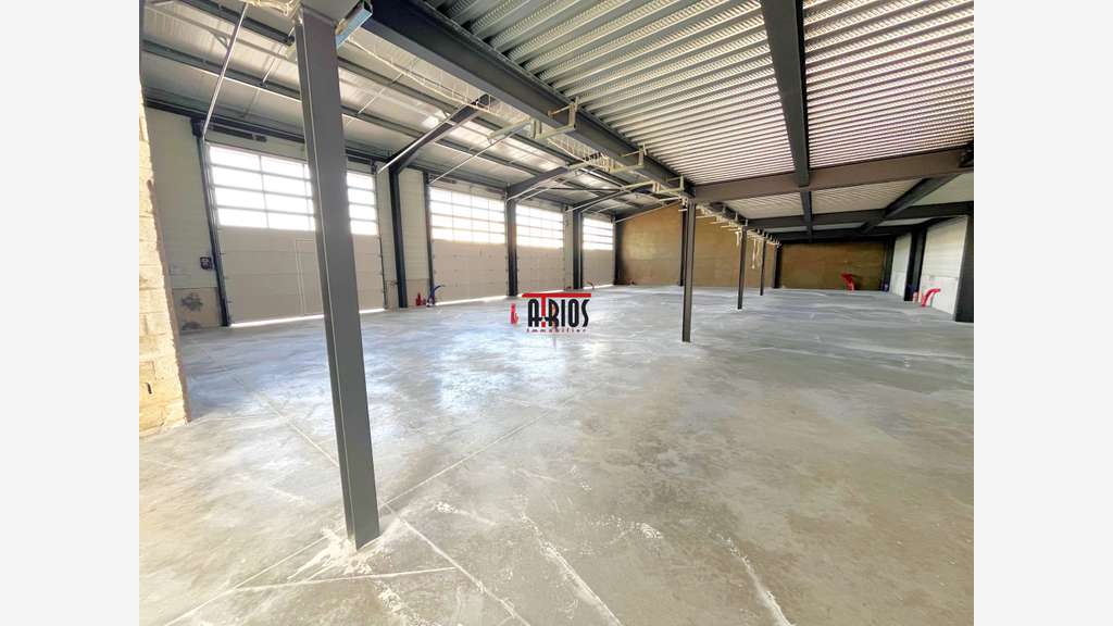 ENTREPOT NEUF 113 m²