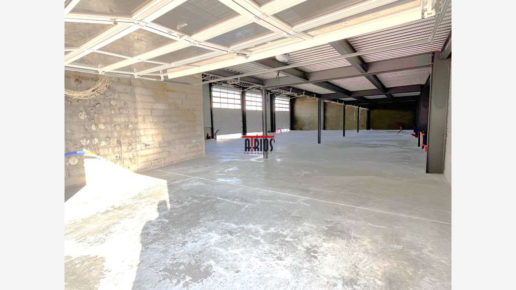 ENTREPOT NEUF 113 m²