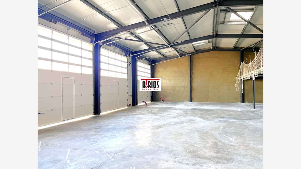 A louer entrepôt neuf de 113m² en ZA de la Crau