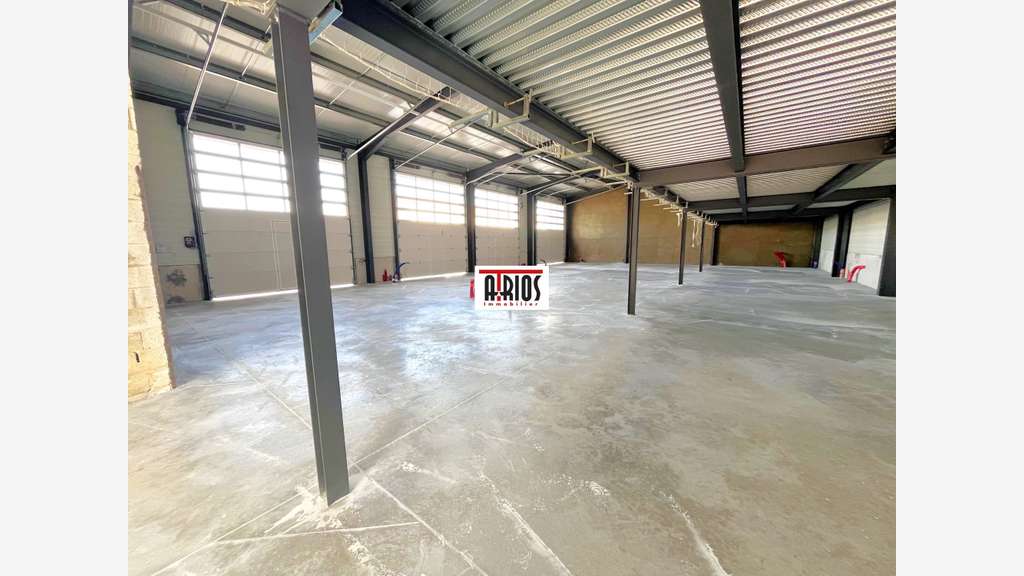A louer entrepôt neuf de 113m² en ZA de la Crau