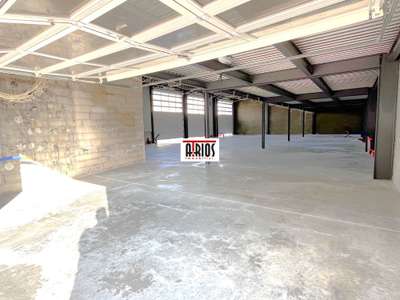 A louer entrepôt neuf de 113m² en ZA de la Crau