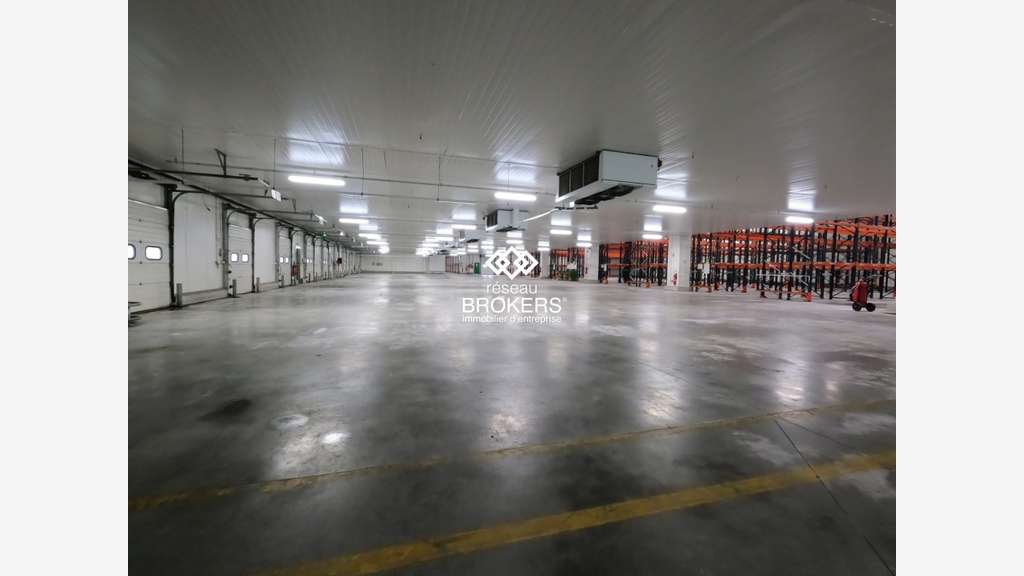 A louer entrepôt froid 5166m² à La Crèche