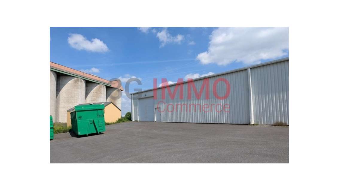 A louer entrepôt 190m² zone industrielle Chauray