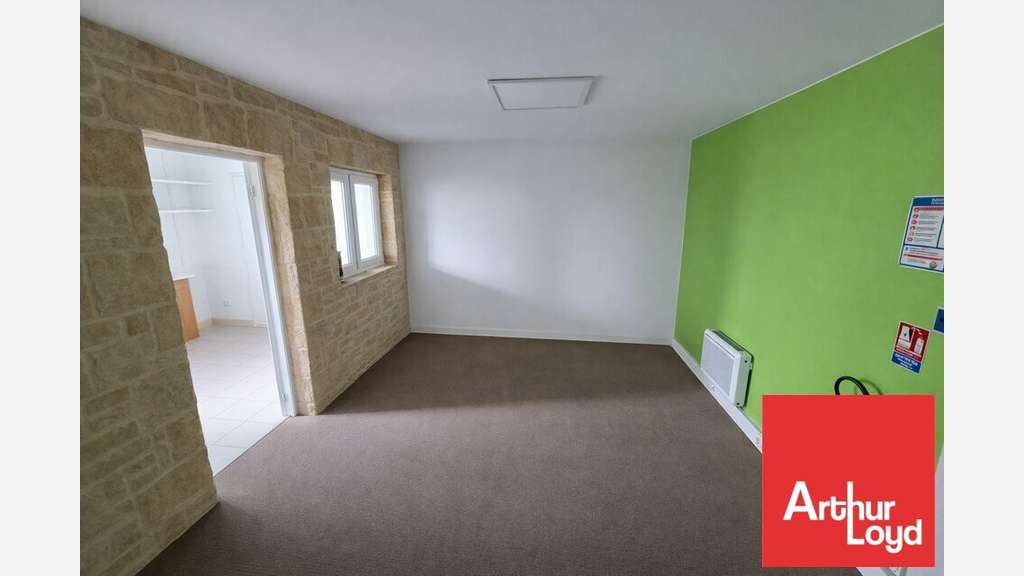 Entrepôts de 320m² à louer en ZA la Crèche